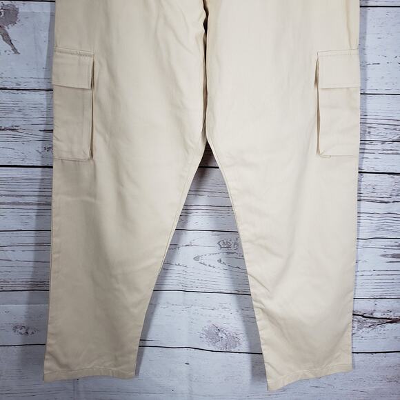 Boohoo Man Relaxed Fit Cargo Chino Trousers Stone Color Pants Size 34R - Picture 3 of 12